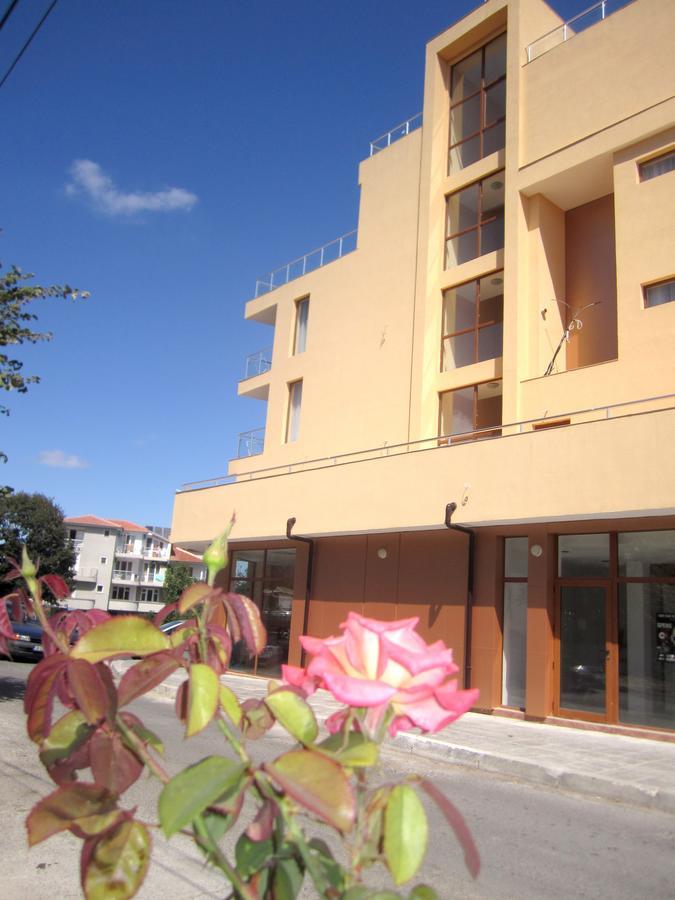 Hotel COOP Central Obzor Buitenkant foto